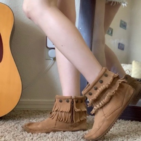 Minnetonka tan booties - Picture 1 of 2